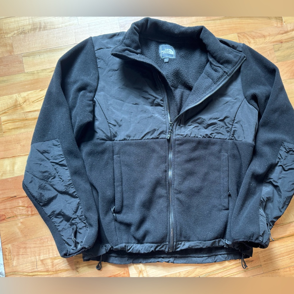 The North Face Men's Charcoal Lightweight Jacket